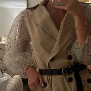 Trench Coat with puff sleeves